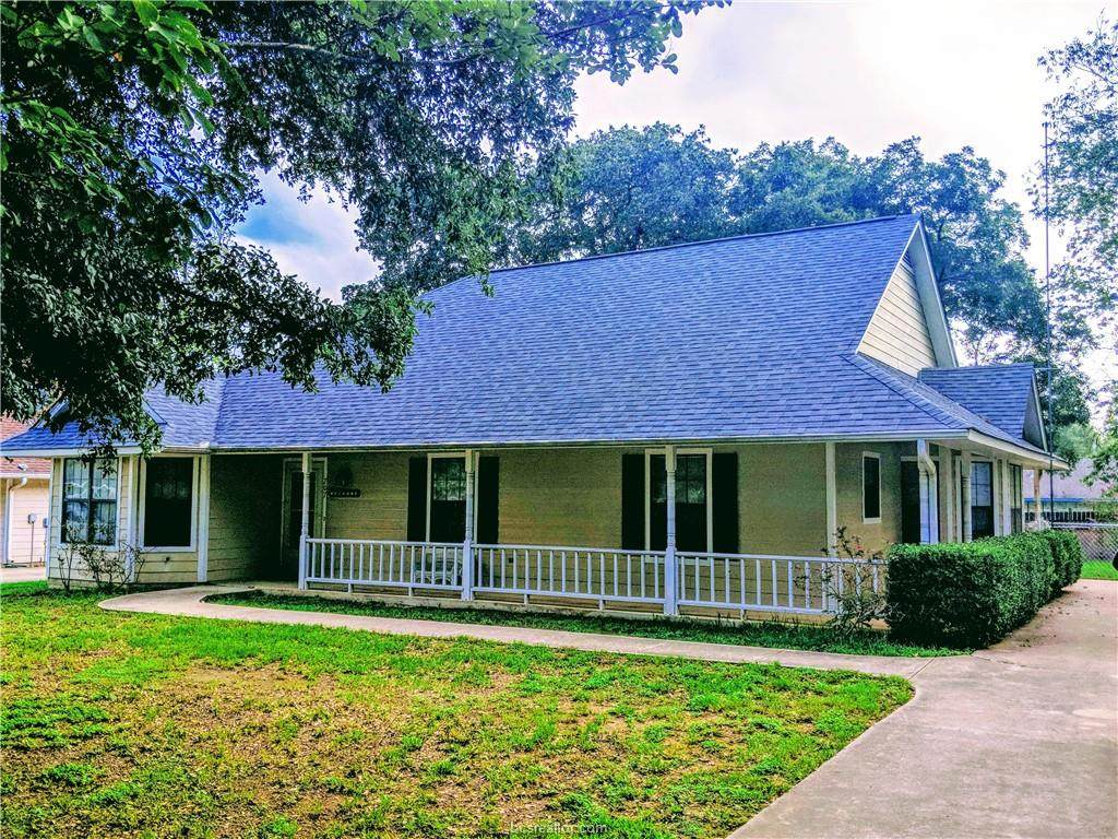 707 Glass Street - Photo 1