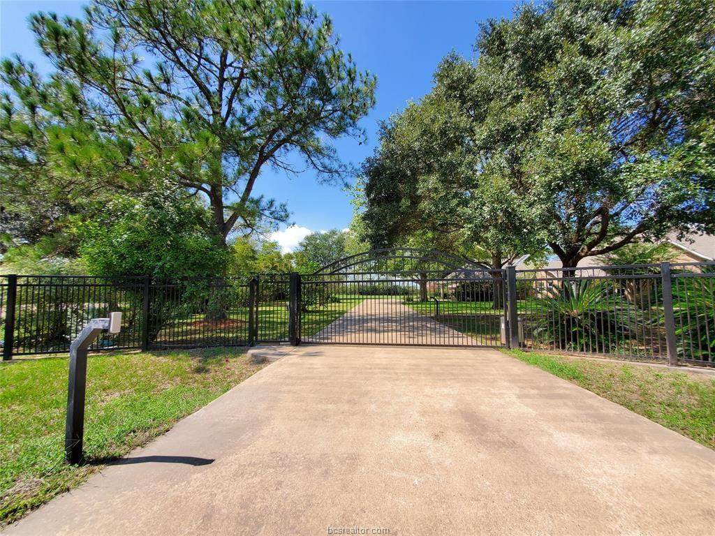 32711 Grove Park Drive - Photo 1