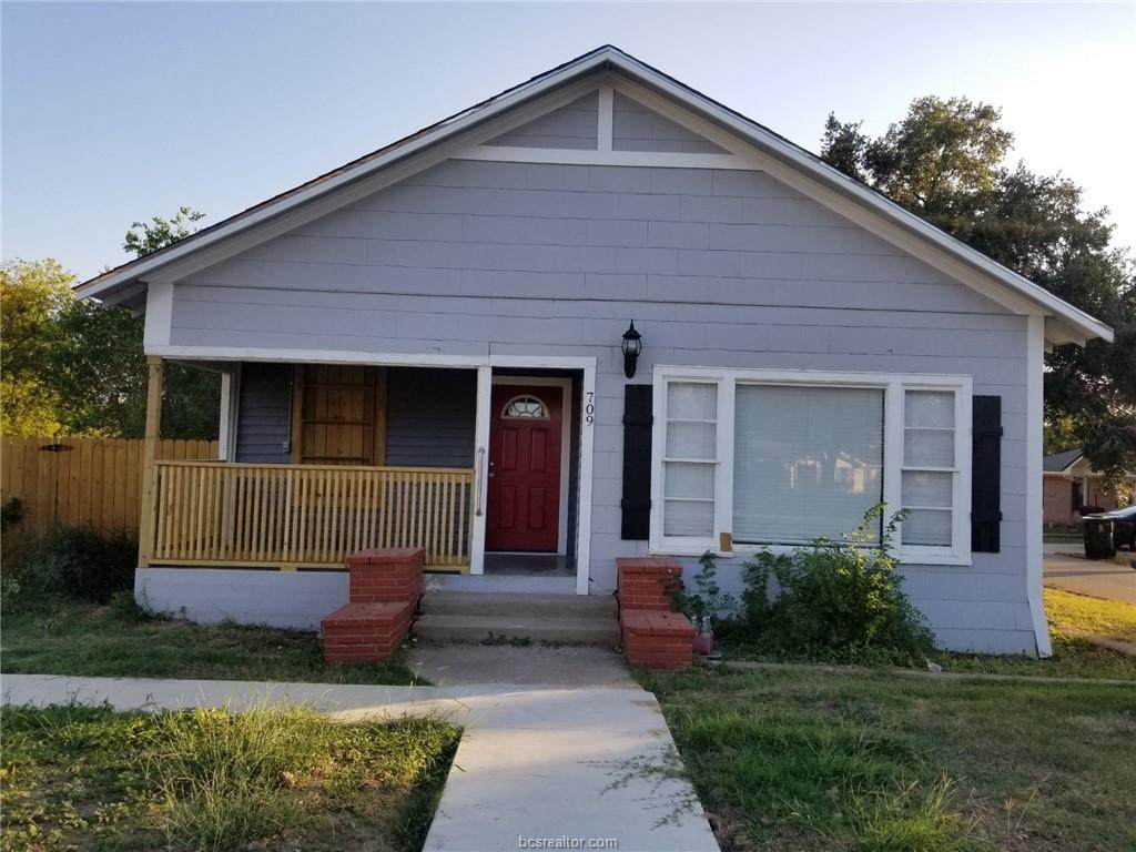 709 18th Street - Photo 1