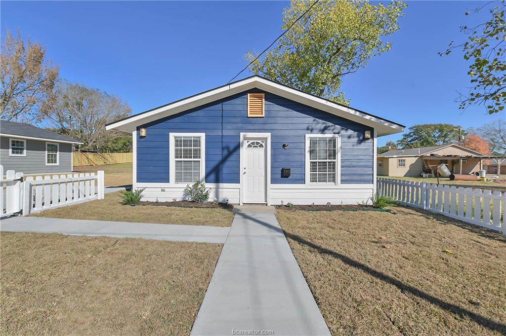 705 Dillard Street - Photo 1