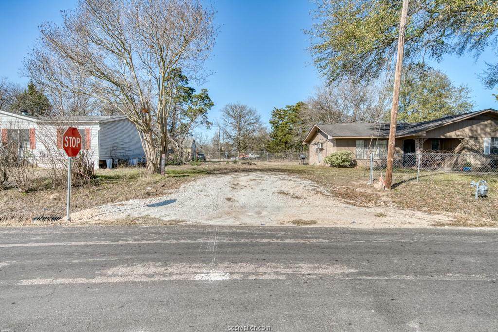 812 Trinity Street - Photo 1