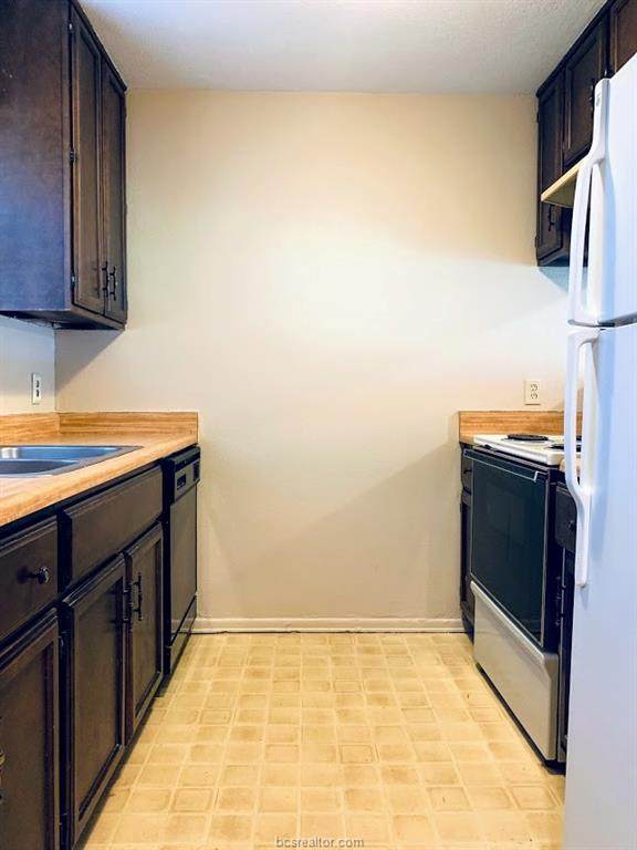 202 Bucknell Court - Photo 1
