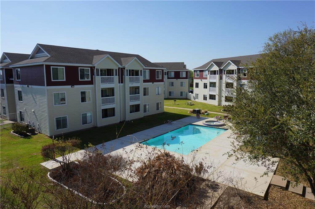 519 Southwest Parkway - Photo 1