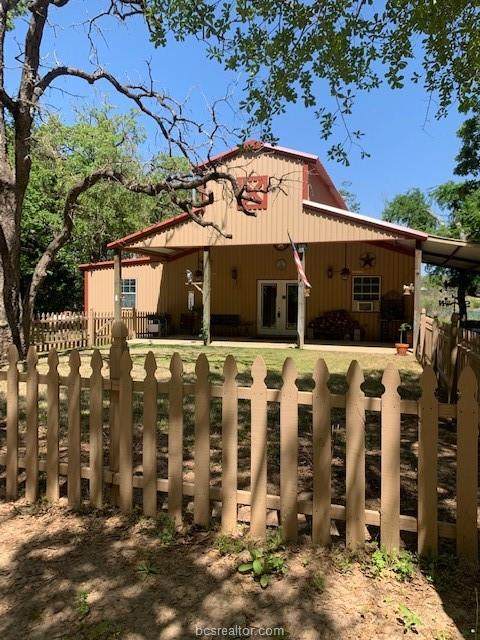 918 Lakeview Drive - Photo 1