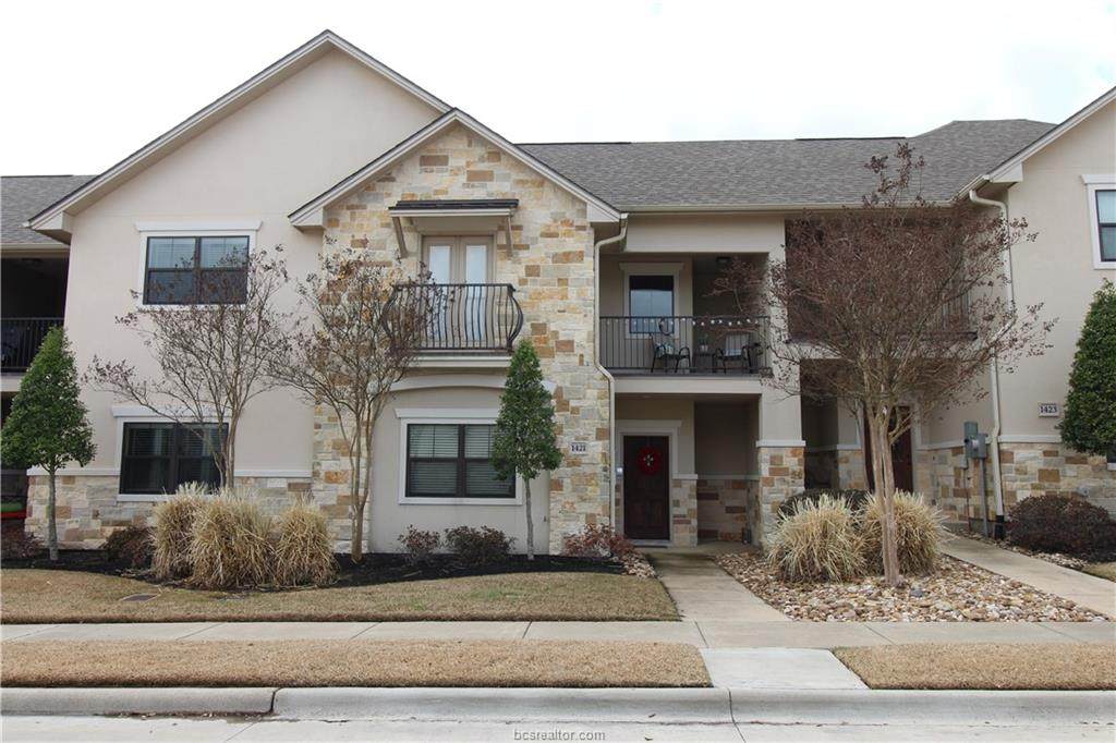 1421 Buena Vista - Photo 1