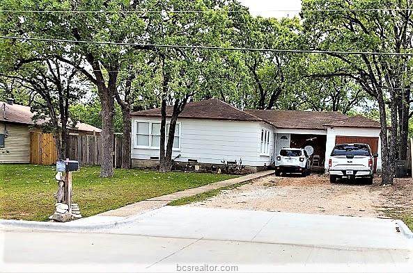 213 Fairway Drive - Photo 1