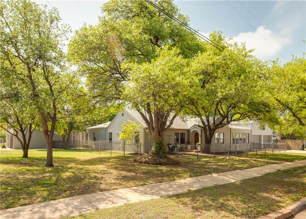 707 Ennis Street - Photo 1