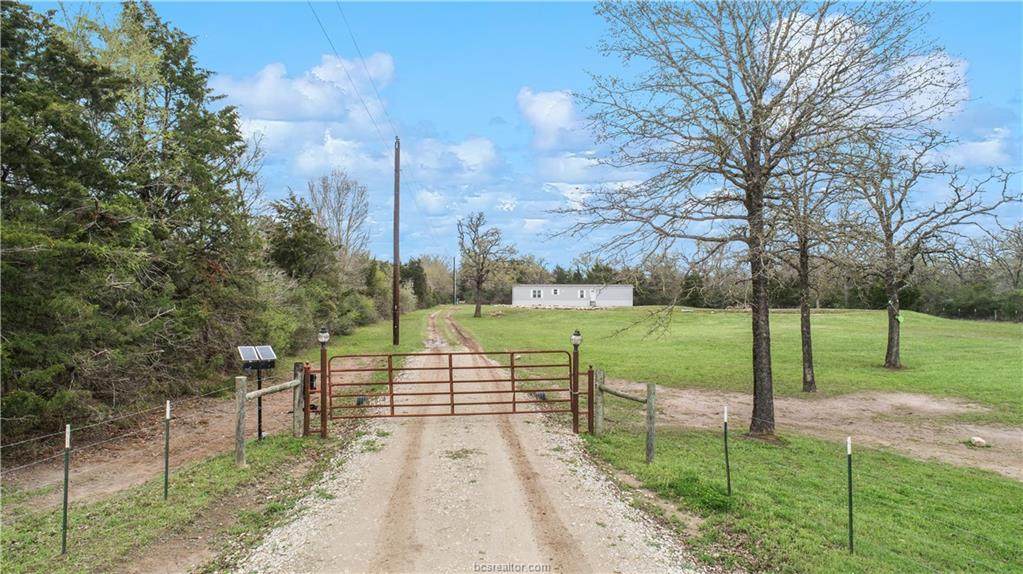 4082 County Road 157 - Photo 1