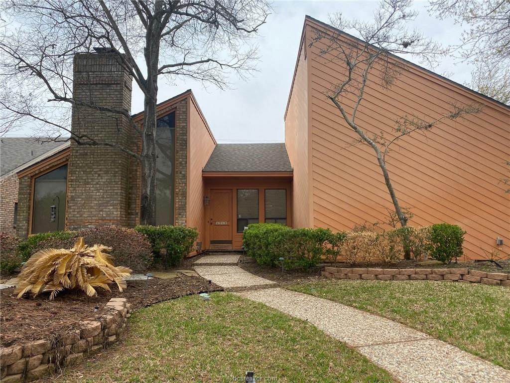 2704 Camelot - Photo 1