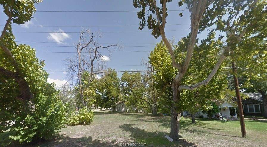 100 7TH Street - Photo 1