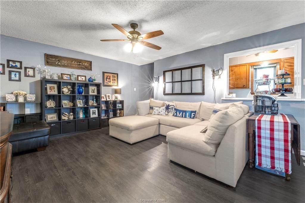 1429-1431 Hawk Tree Drive - Photo 1
