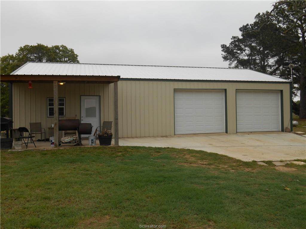 538 Lakeside - Photo 1