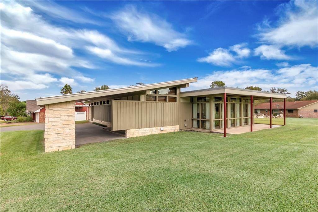 801 Tanglewood Drive - Photo 1