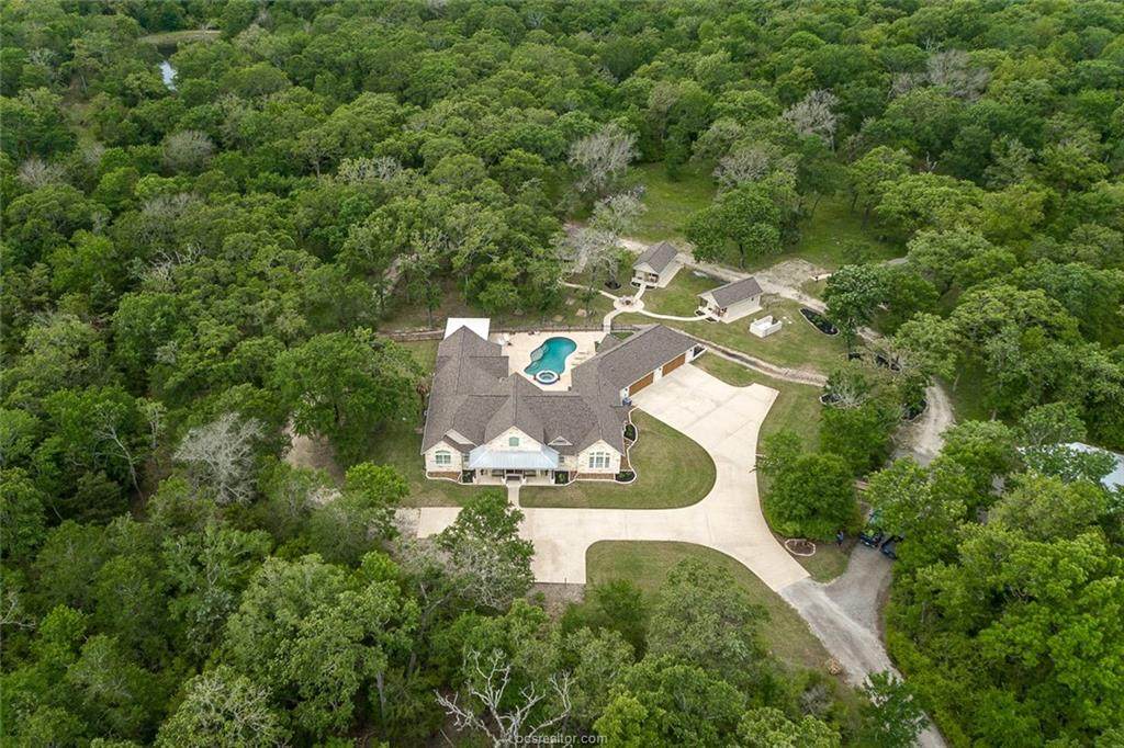 9475 Weedon Loop - Photo 1