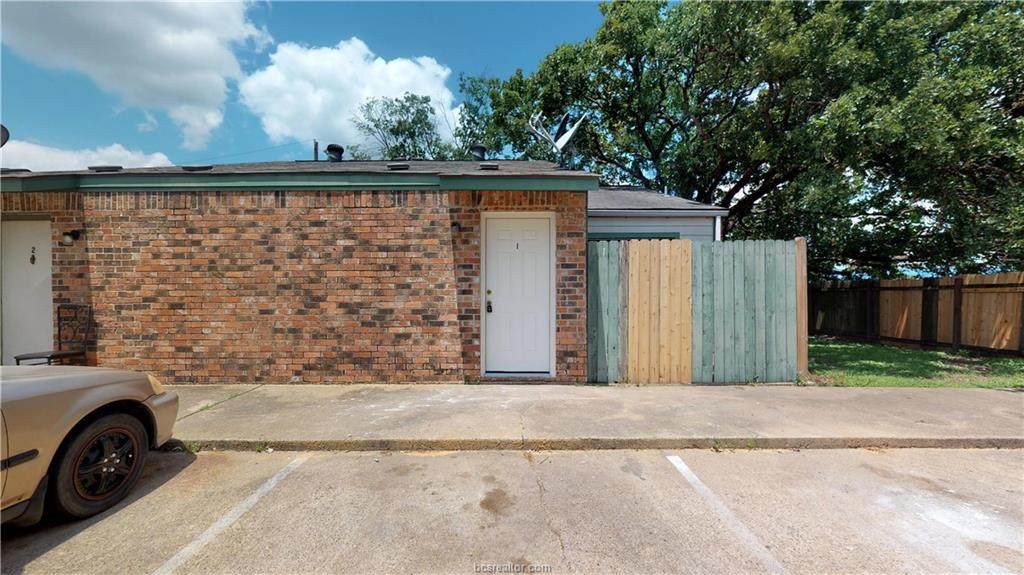 725 Peppertree Drive - Photo 1