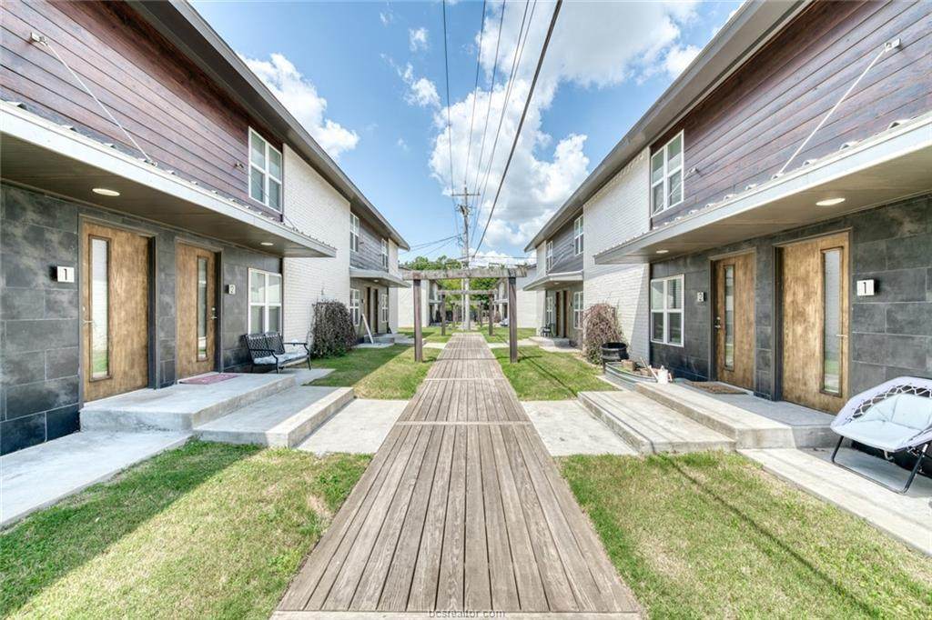 505 Boyett Street - Photo 1