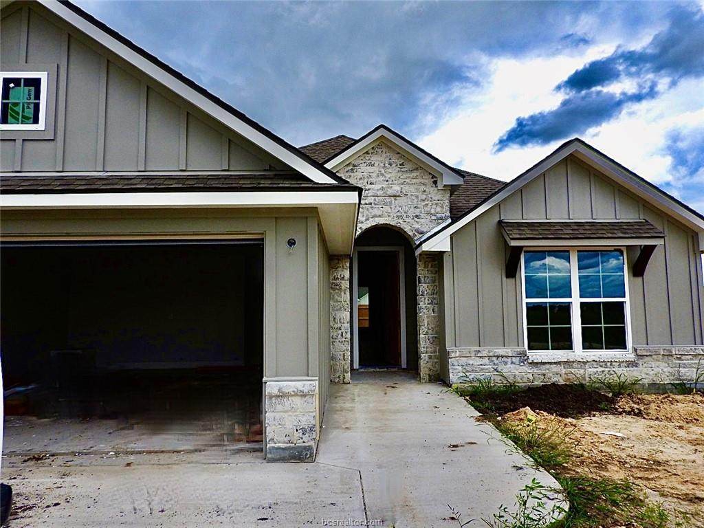 208 Pleasant Path - Photo 1