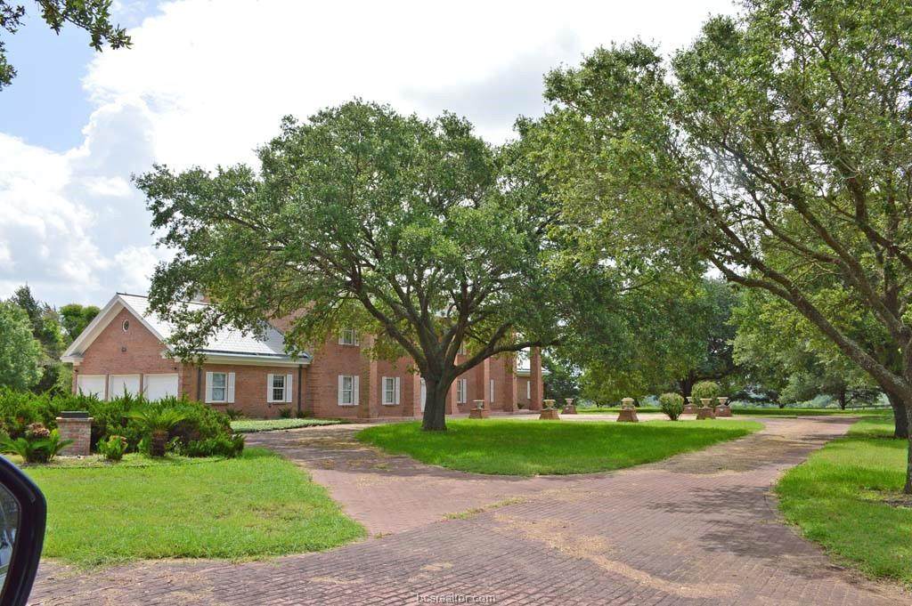 5513 Highway 90 - Photo 1