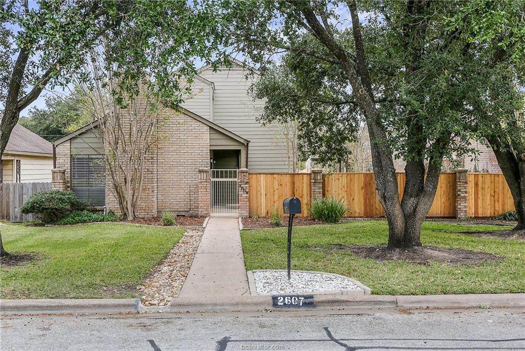 2607 Rustling Oaks - Photo 1