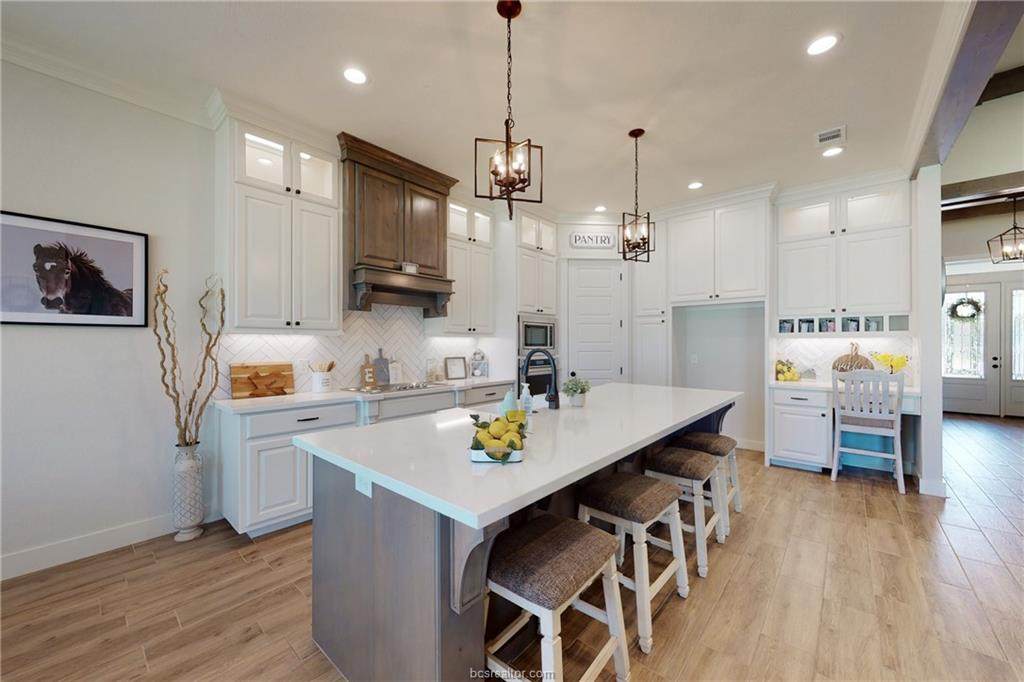 1620 Bennett Street - Photo 1
