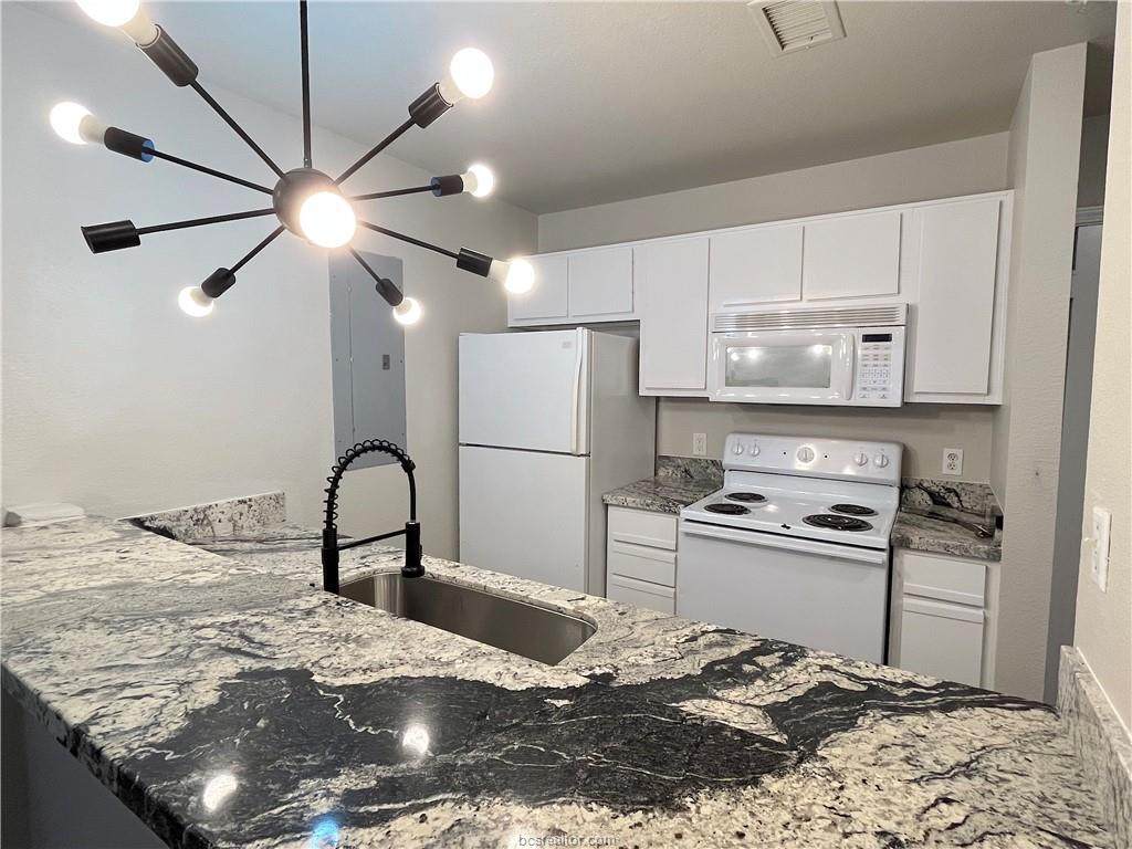 529 Southwest Parkway - Photo 1
