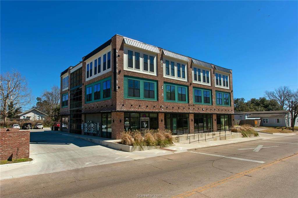 305 27th Street - Photo 1