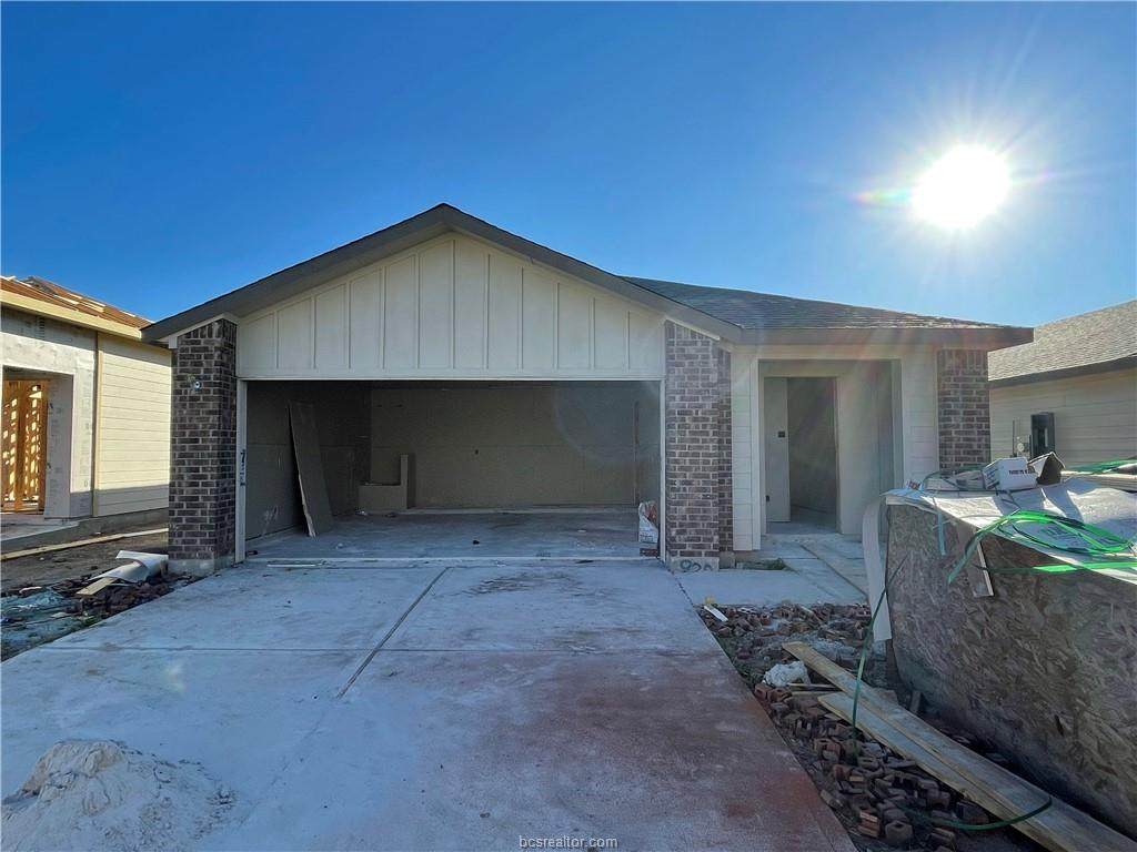 920 Kickapoo Lane - Photo 1
