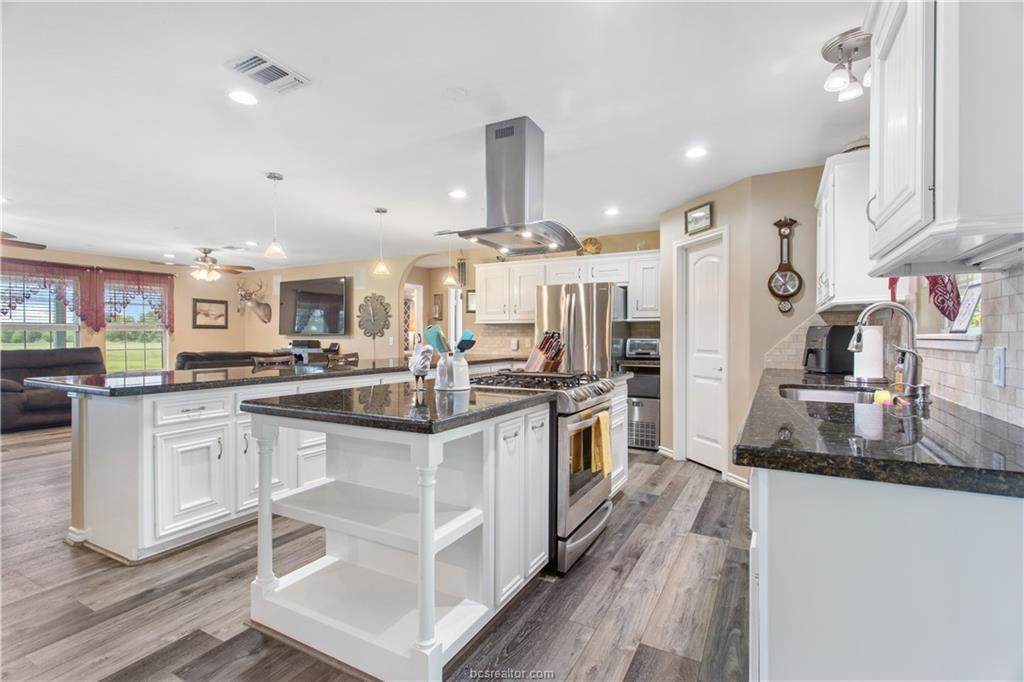 16523 Macey Road - Photo 1
