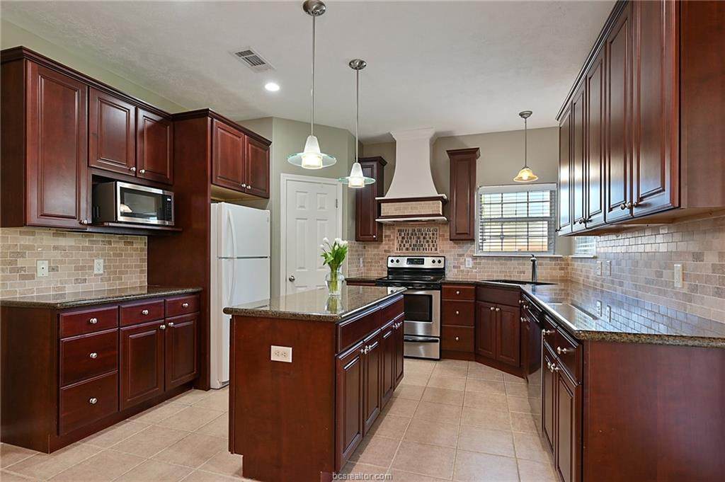 4401 Pickering Place - Photo 1