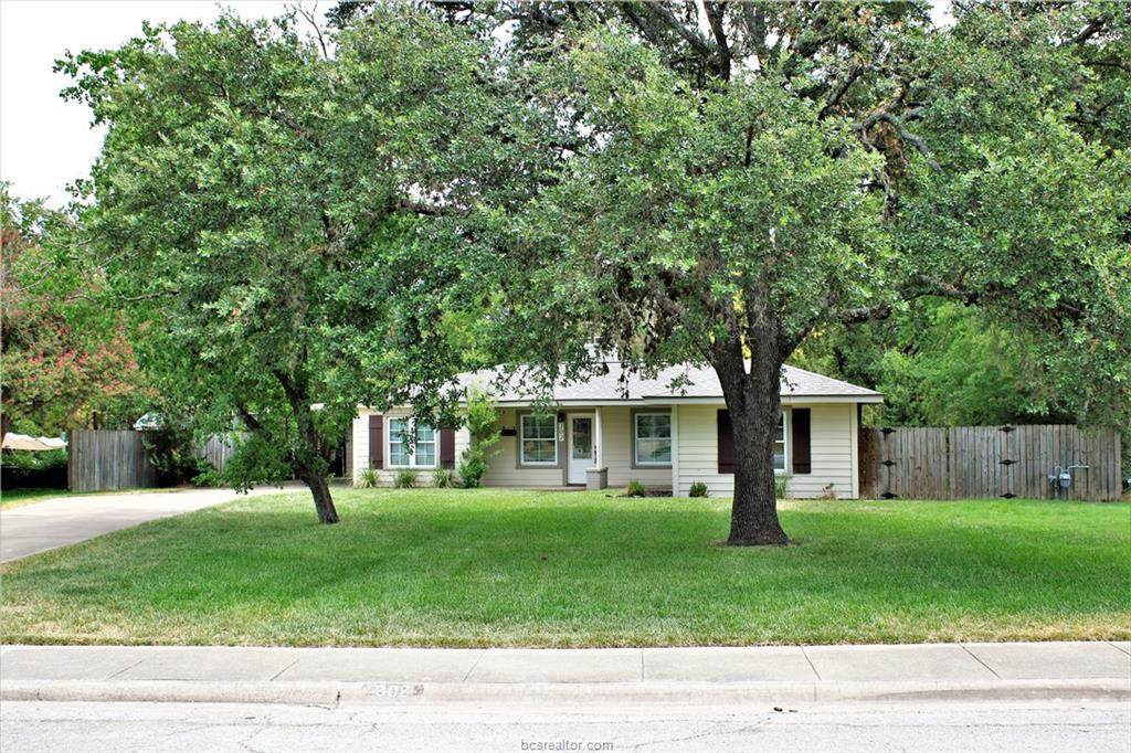 302 Francis Drive - Photo 1