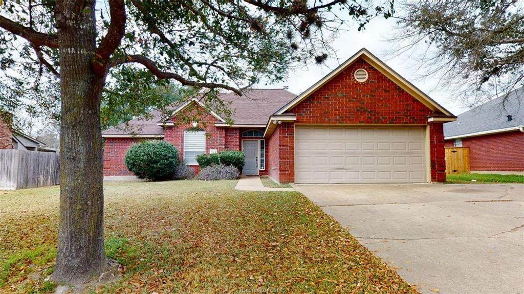 1011 Bayou Woods Drive - Photo 1