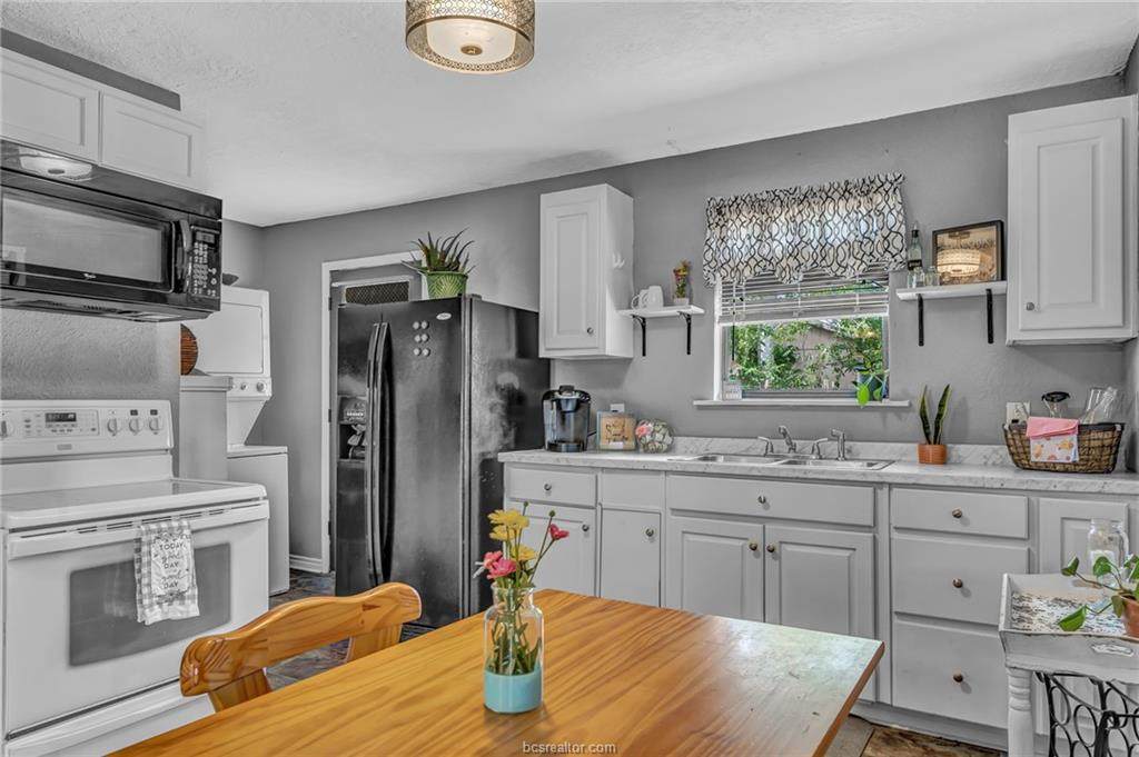 218 Moss Oak Street - Photo 1