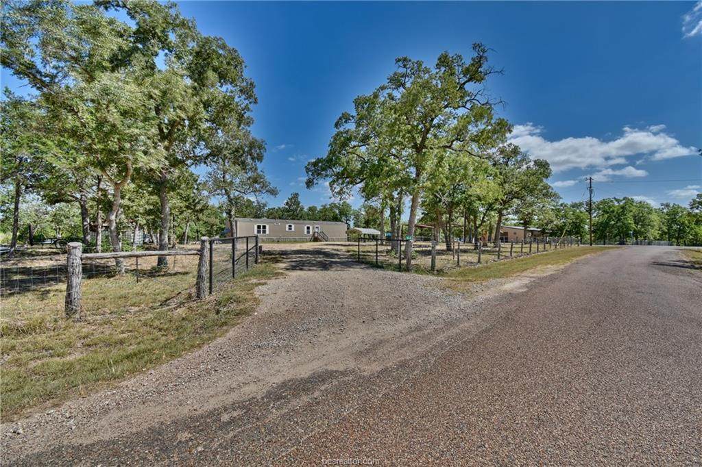 104 Deer Circle - Photo 1