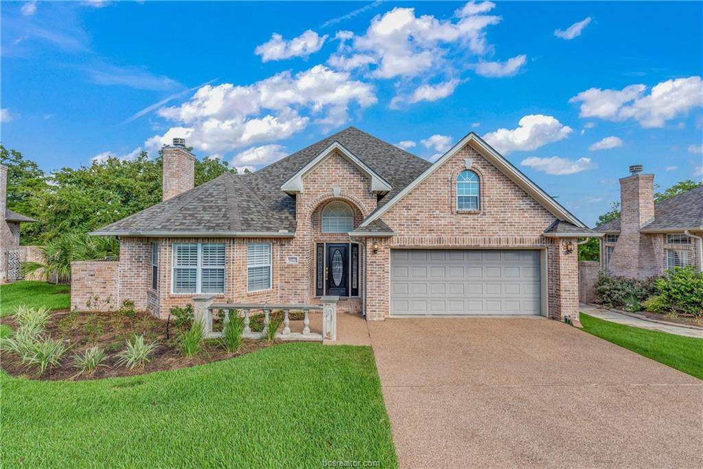 922 Grand Oaks Circle - Photo 1