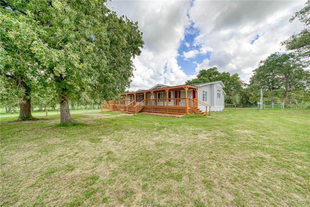 381 Banks Street - Photo 1