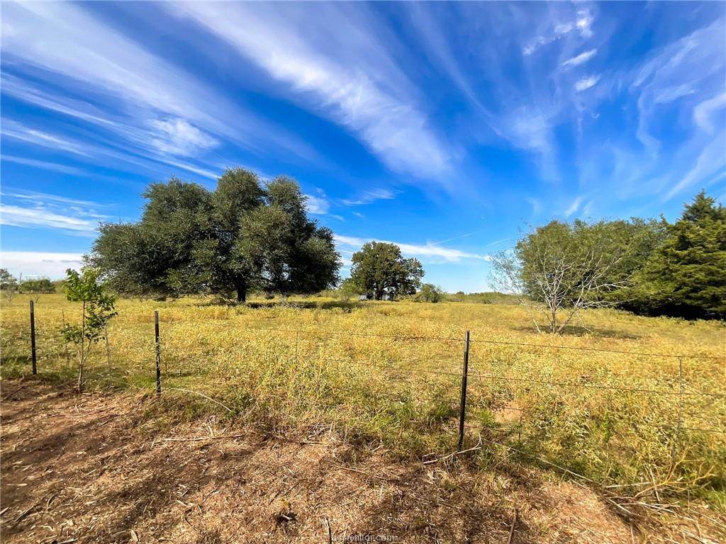 8940 Fm 1452 - Photo 1