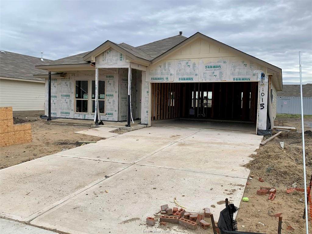 1015 Davy Street - Photo 1