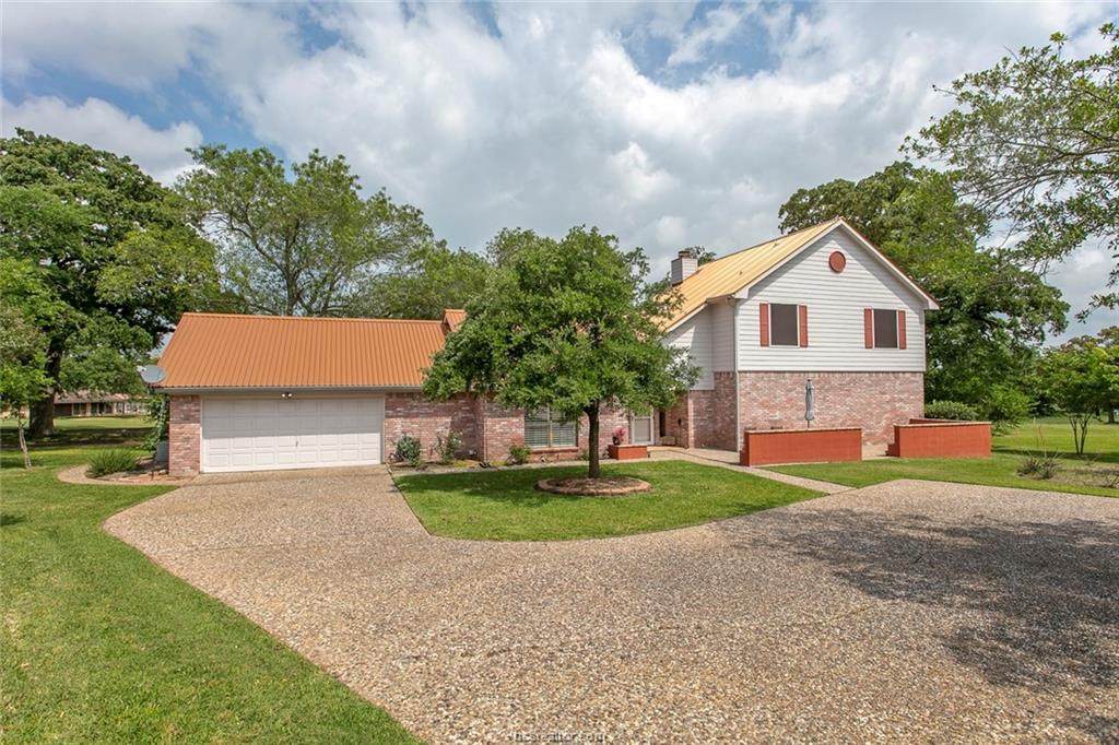 2711 Pinehurst - Photo 1