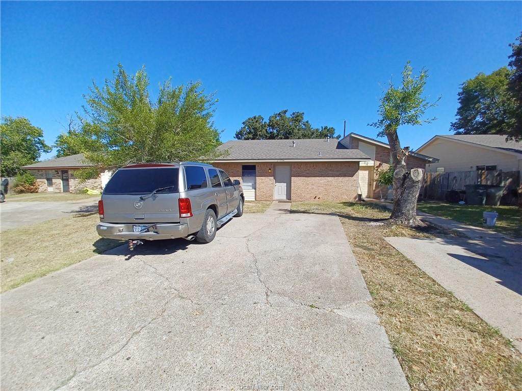2705 Sprucewood - Photo 1