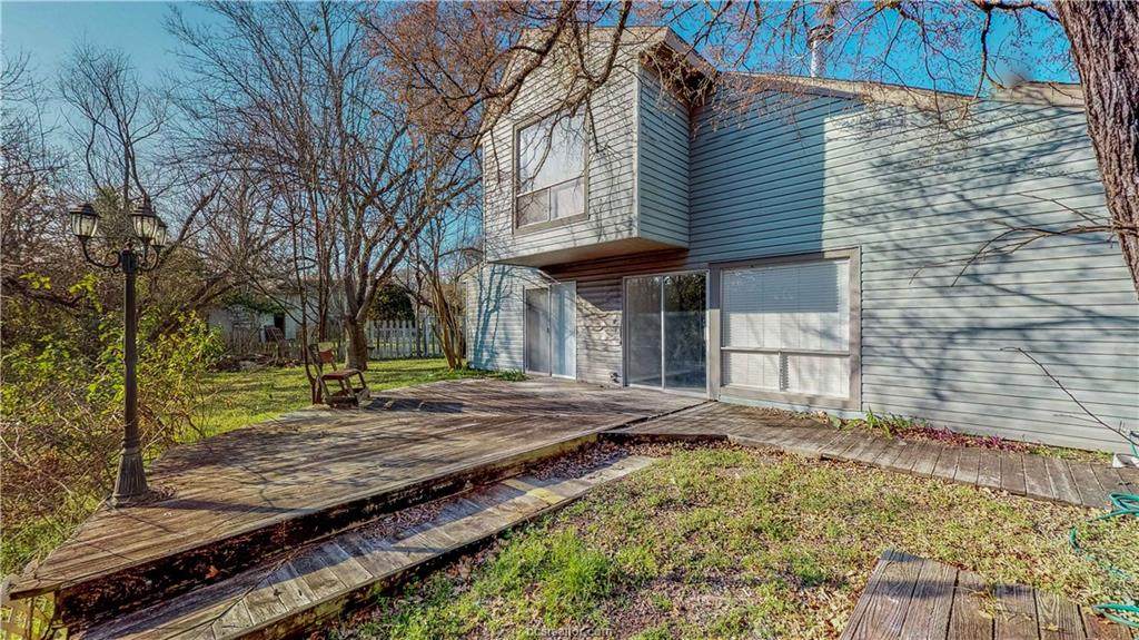 1820 Langford Street - Photo 1