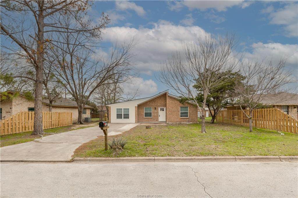 1904 Fawnwood Drive - Photo 1