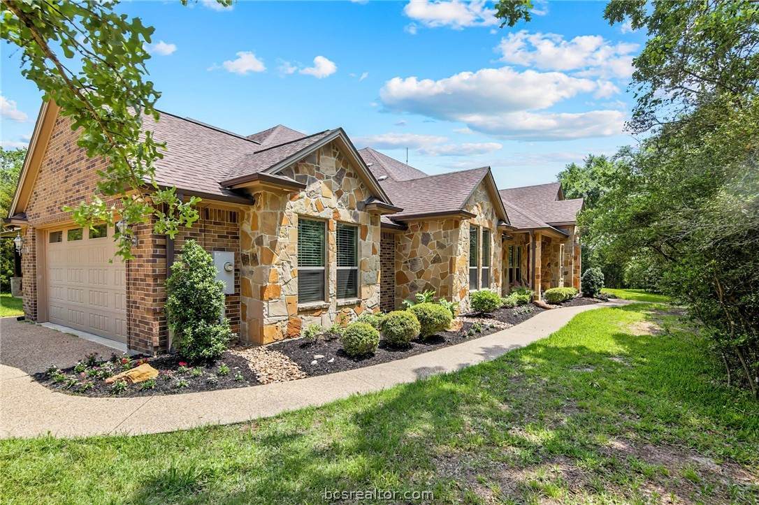 17899 Saddle Creek Drive - Photo 1