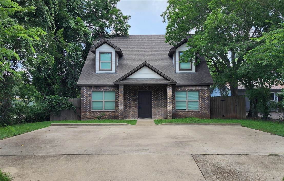 226 Lynn Drive - Photo 1