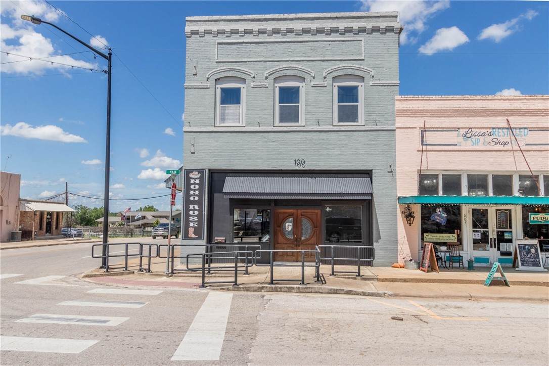 201 Main Street - Photo 1
