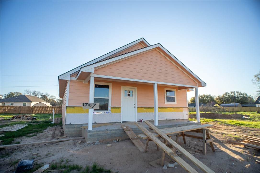 1707 Pine Street - Photo 1