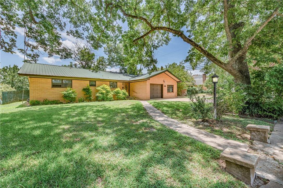 409 Buffalo Street - Photo 1
