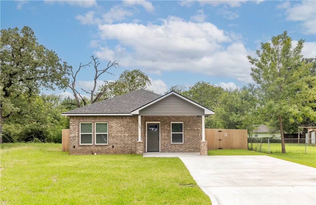 1407 Rochester Street - Photo 1