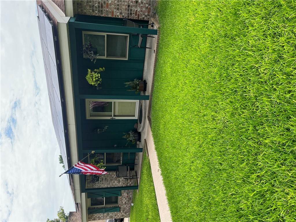 1707 Shawnee Street - Photo 1