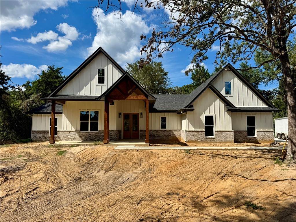 1915 Lone Star Lane - Photo 1