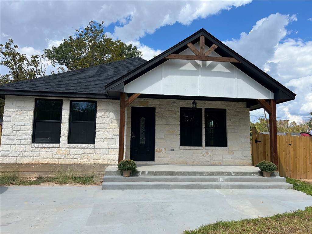 211 Moss Avenue - Photo 1